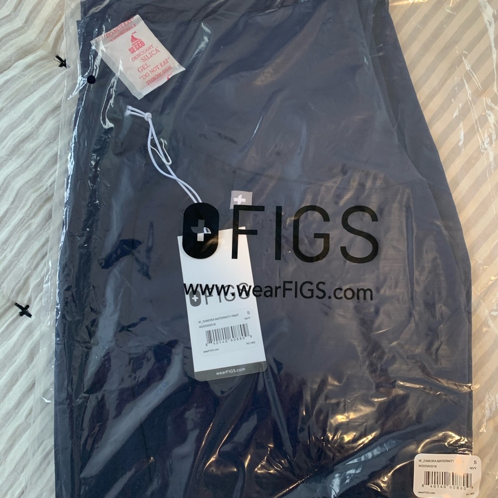 FIGS Maternity Joggers Navy NWT